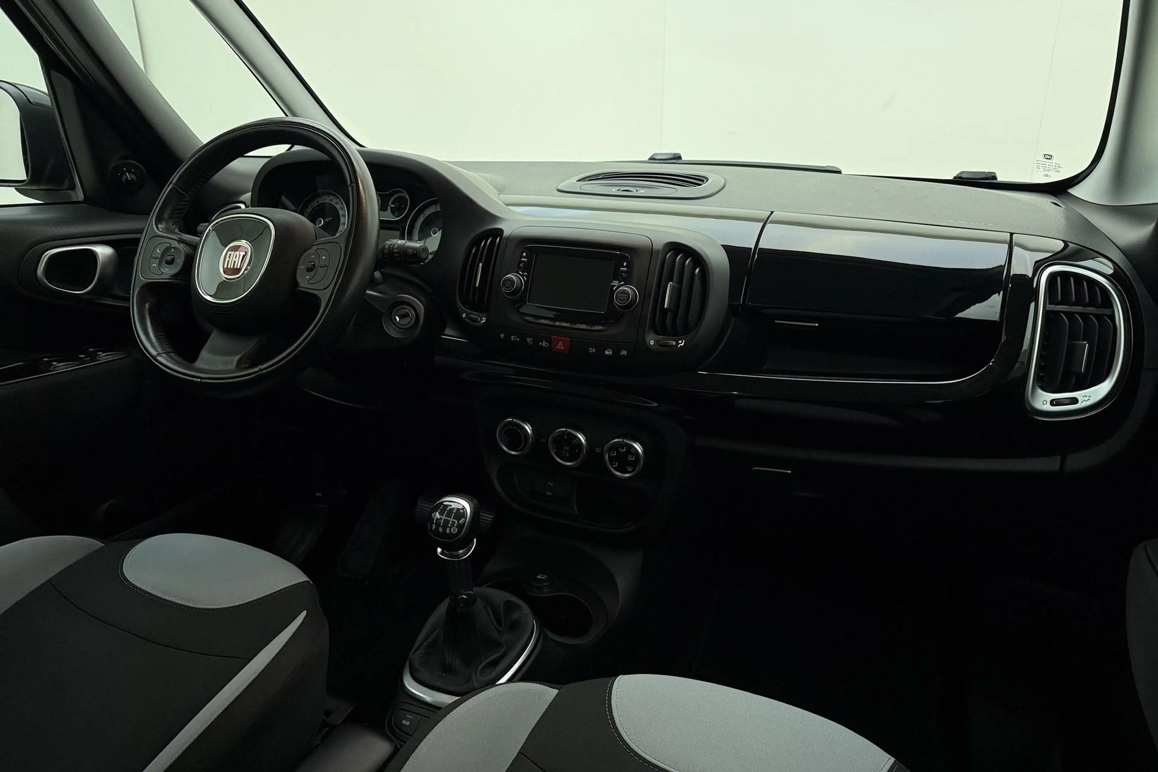 Fiat 500L 0.9 TwinAir Easy Eco | Trekhaak | Airco | Weinig k — photo 14