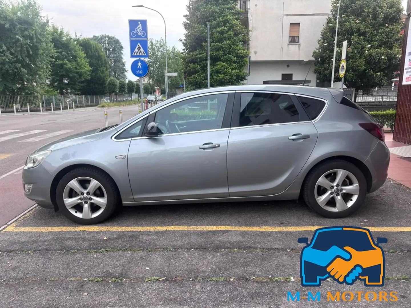 Opel Astra 1.4 Turbo 140CV 5 porte Cosmo Grigio - 2