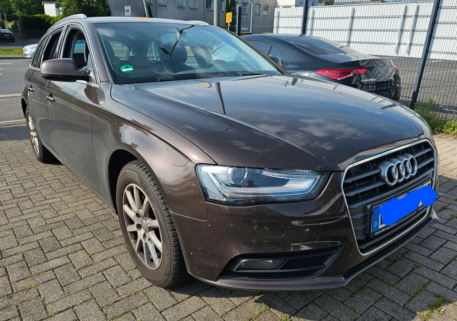 Audi A4 Avant Attraction"AHK" Braun - 1