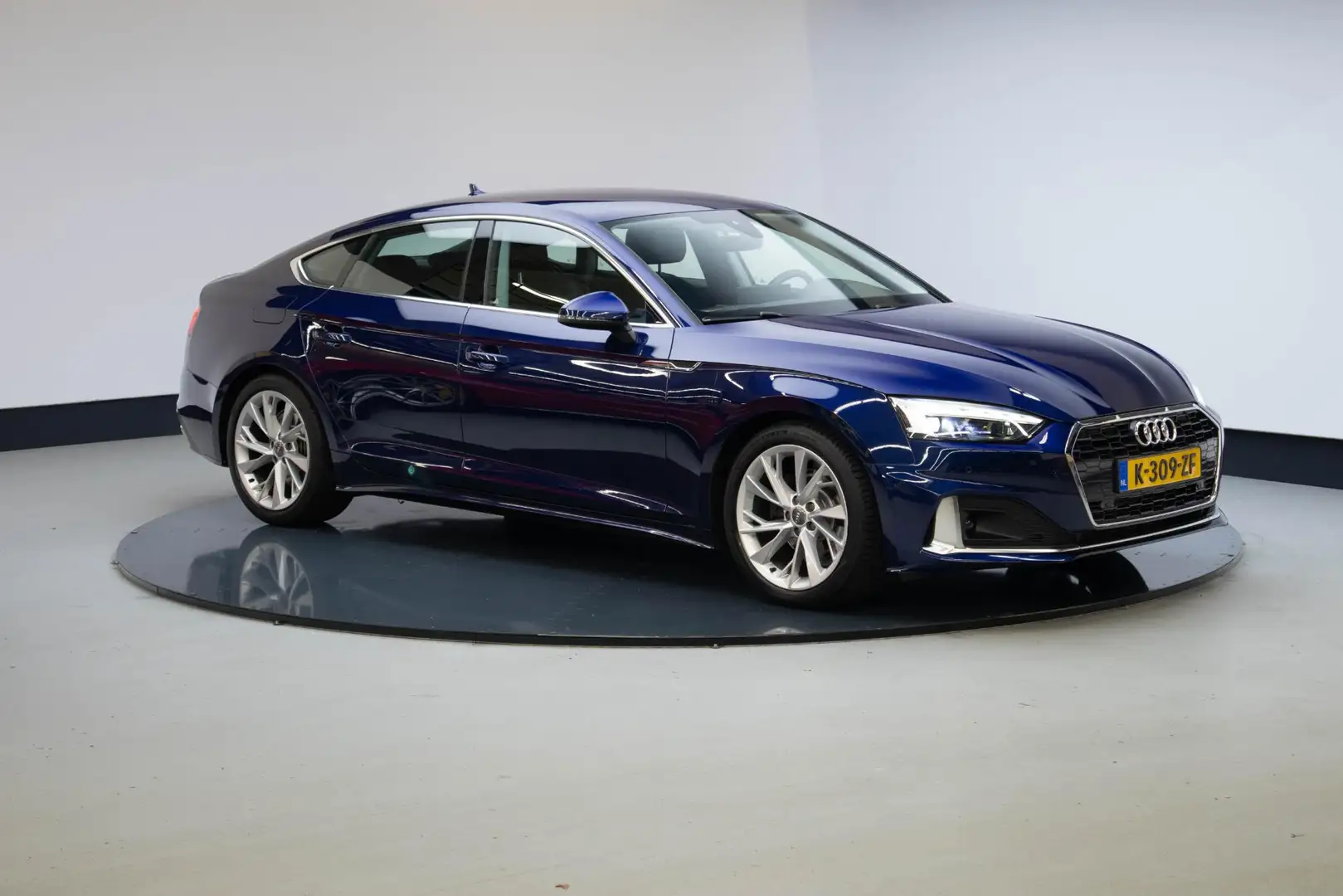 Audi A5 Sportback 40 TFSI Launch edition Sport Modrá - 1