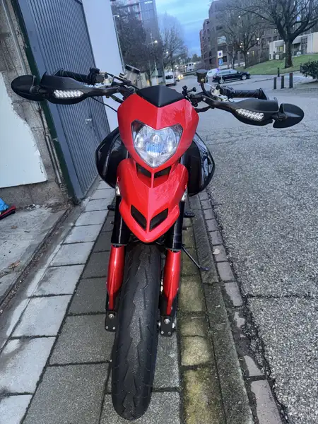 Ducati Hypermotard 1100 - foto 5