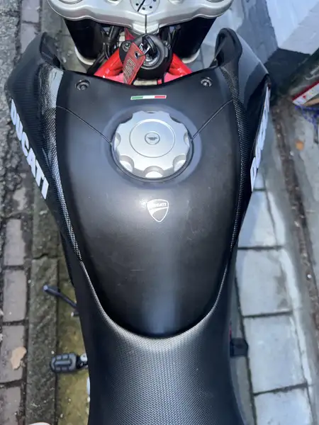 Ducati Hypermotard 1100 - foto 4