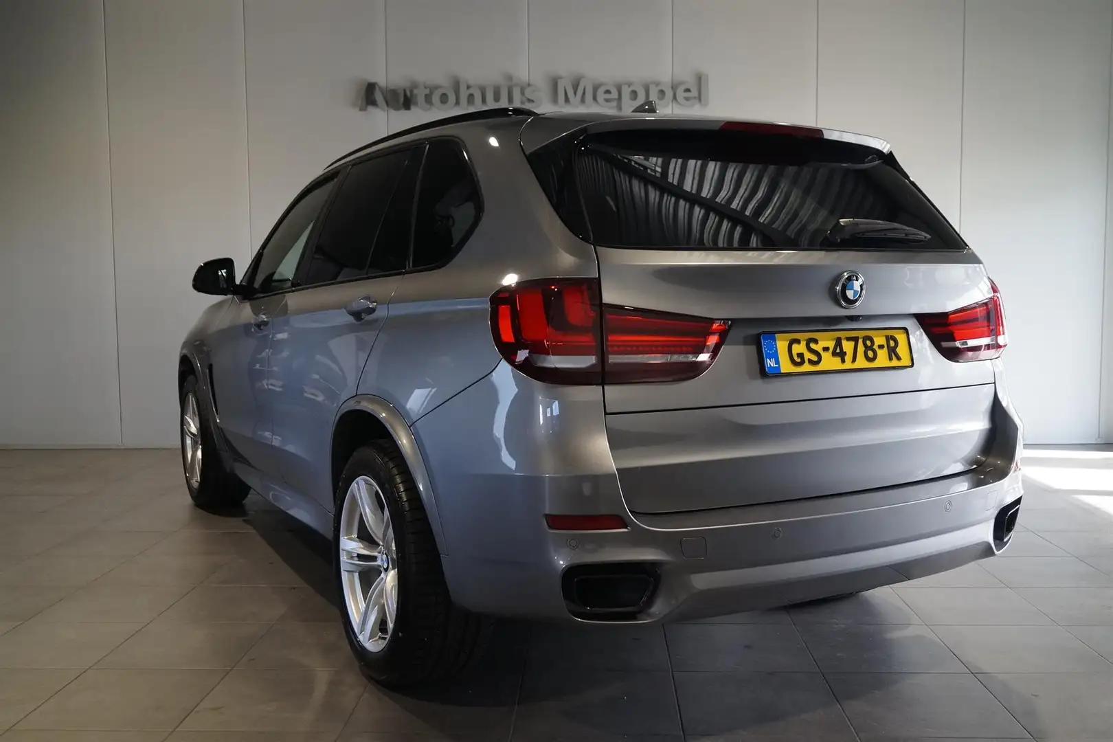 BMW X5 M50d M-Sport/// | LED | B&O | 7 Persoons | Head-Up Gris - 2