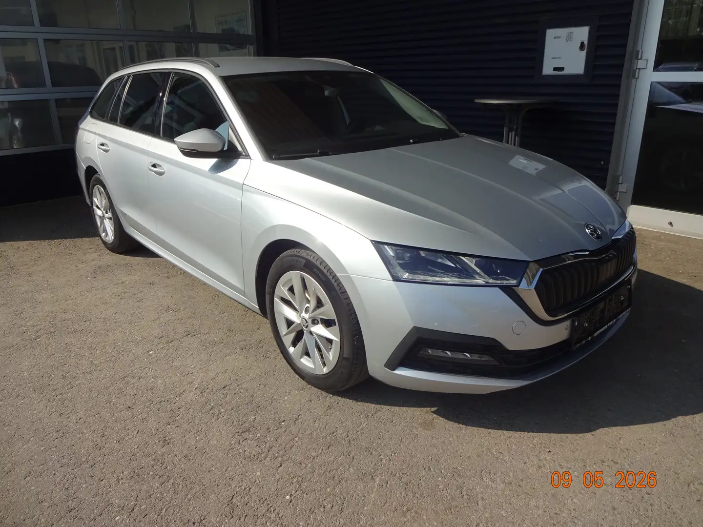 Skoda Octavia Skoda Octavia Kombi Business 2,0 Tdi Silber - 1