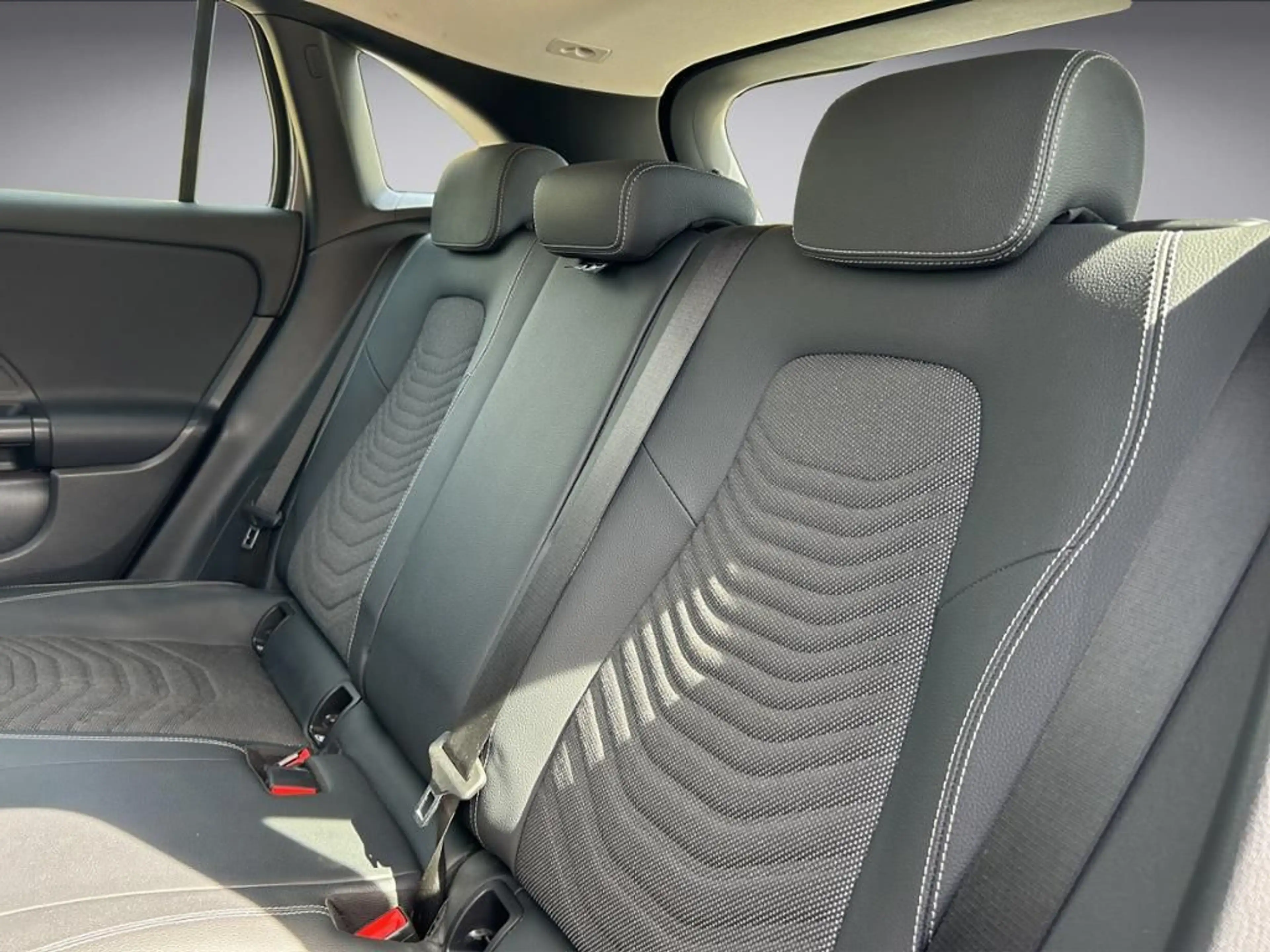 Mercedes-Benz GLA 180 d*ADVANCED*LED*KAMERA*PDC*MBUX* — photo 12
