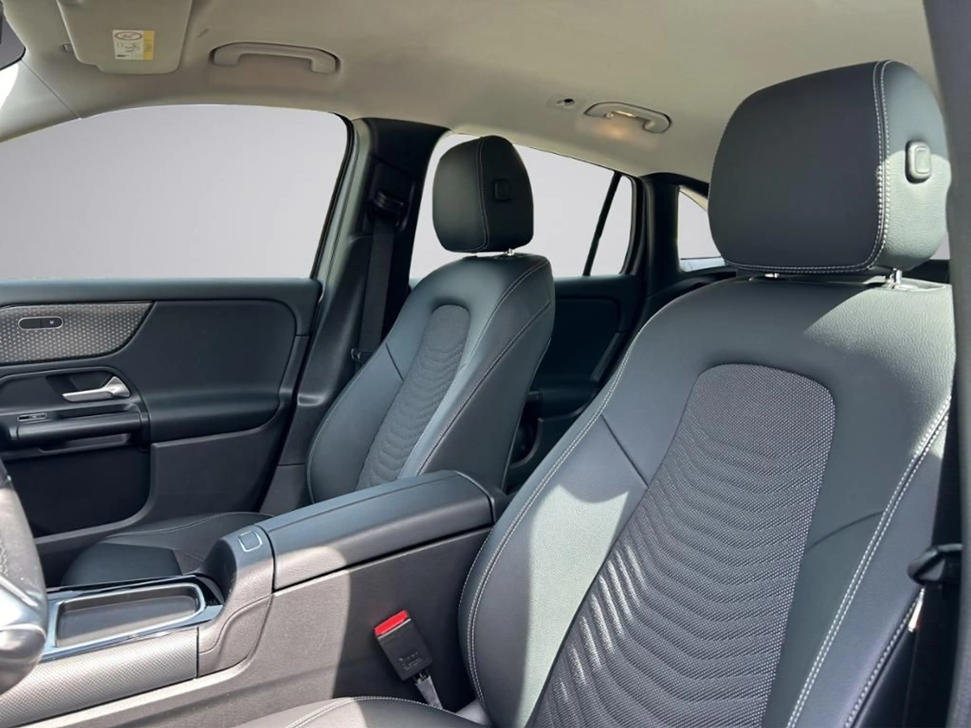 Mercedes-Benz GLA 180 d*ADVANCED*LED*KAMERA*PDC*MBUX* — photo 10