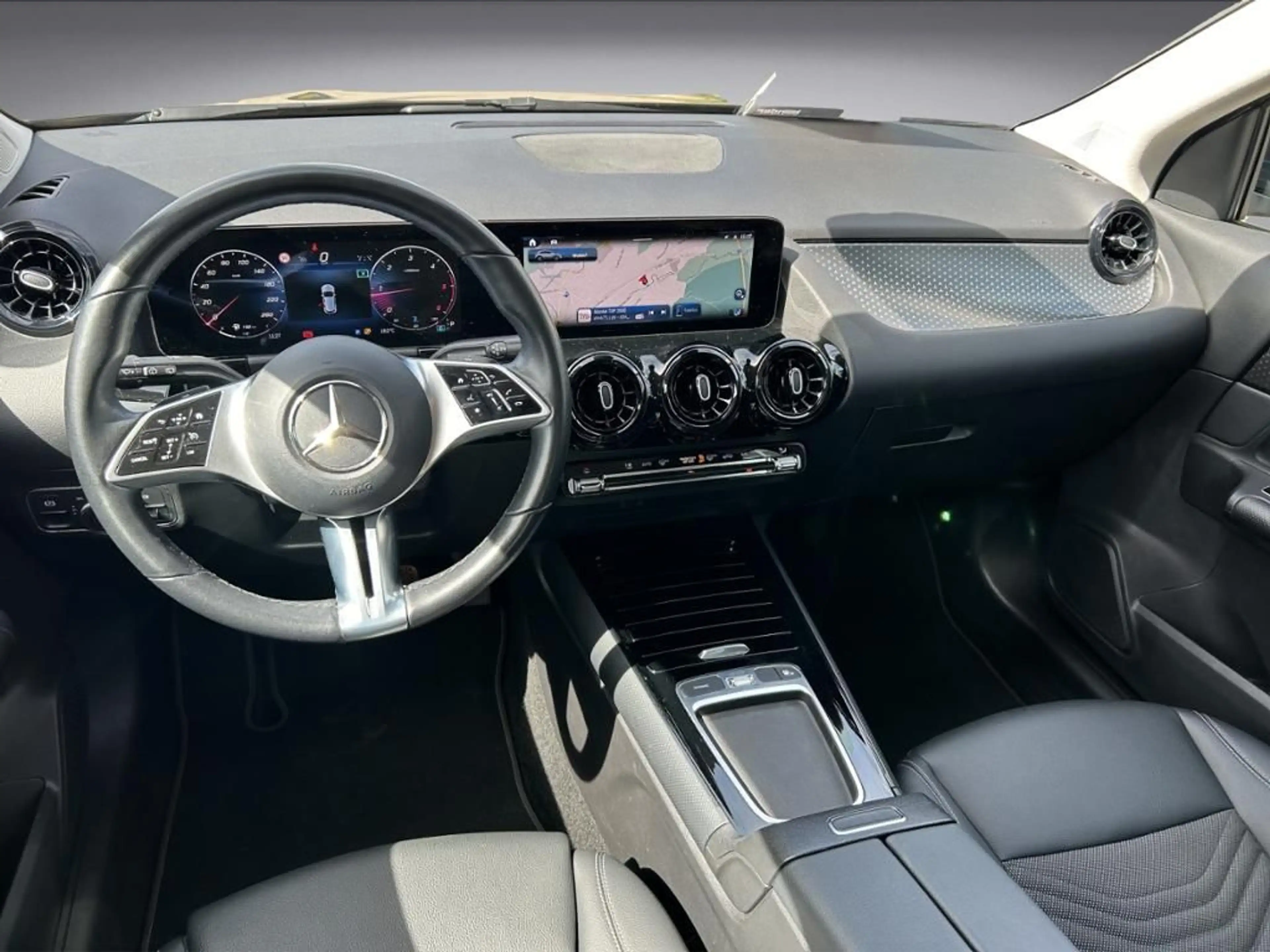Mercedes-Benz GLA 180 d*ADVANCED*LED*KAMERA*PDC*MBUX* — photo 4