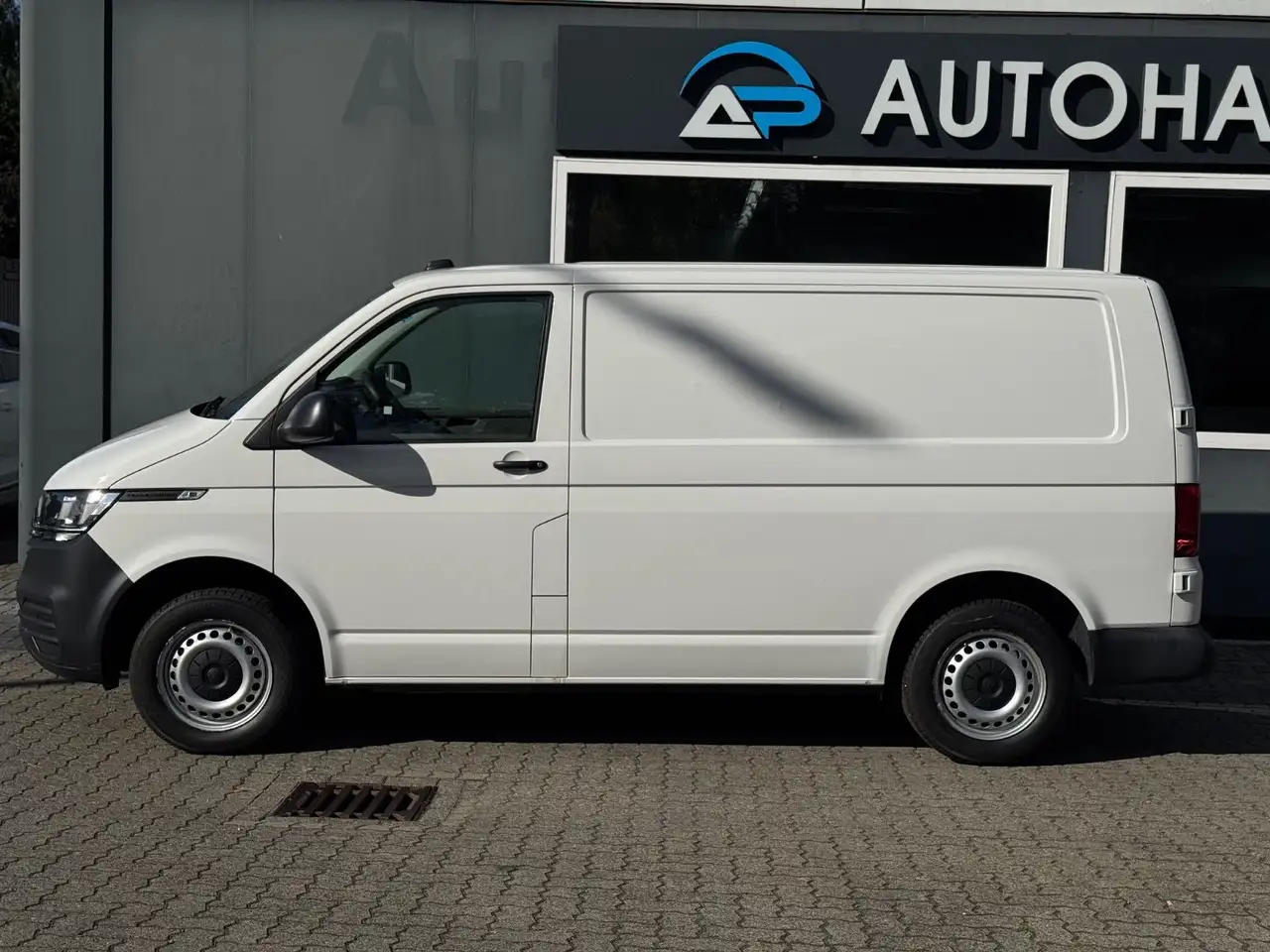 2021 Volkswagen T6 Transporter T6.1 Transporter Kasten AHK 81kW STHZ KLIMA, photograph 3