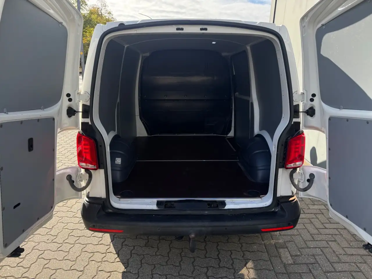 2021 Volkswagen T6 Transporter T6.1 Transporter Kasten AHK 81kW STHZ KLIMA, photograph 6