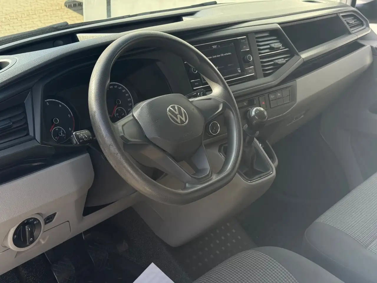 2021 Volkswagen T6 Transporter T6.1 Transporter Kasten AHK 81kW STHZ KLIMA, photograph 7