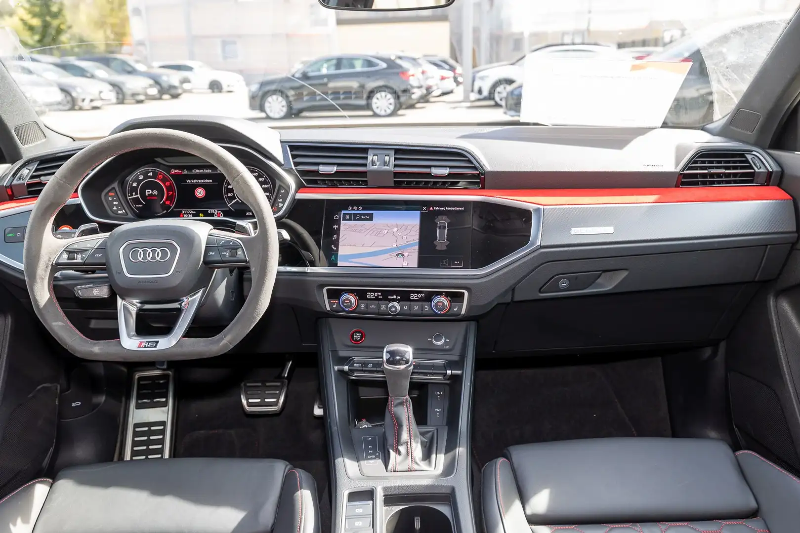 Audi RS Q3 2.5 TFSI qu. S tr. (Navi+,LED,sound,KS,Leder Grau - 2