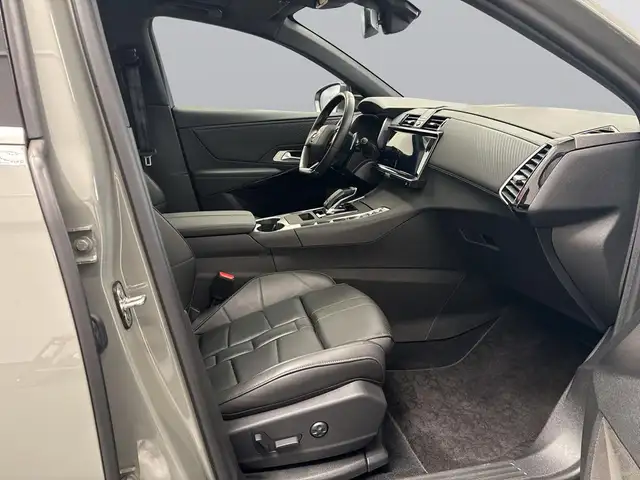 DS Automobiles DS 7 view 13
