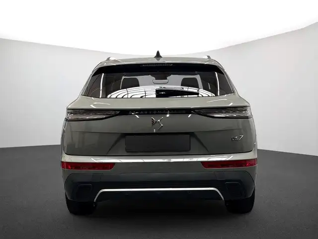 DS Automobiles DS 7 view 4