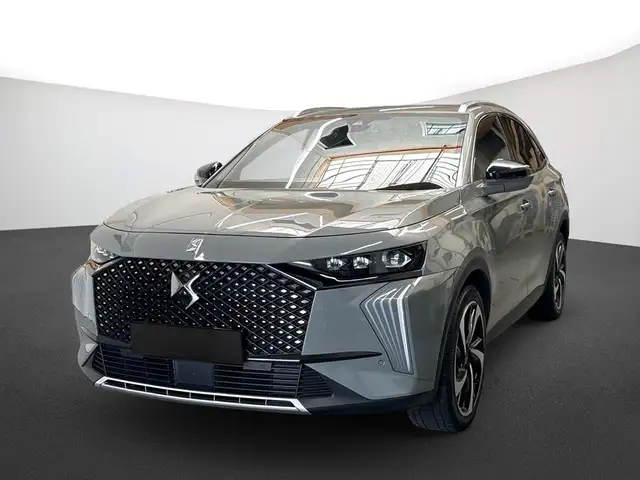 DS Automobiles DS 7 view 2