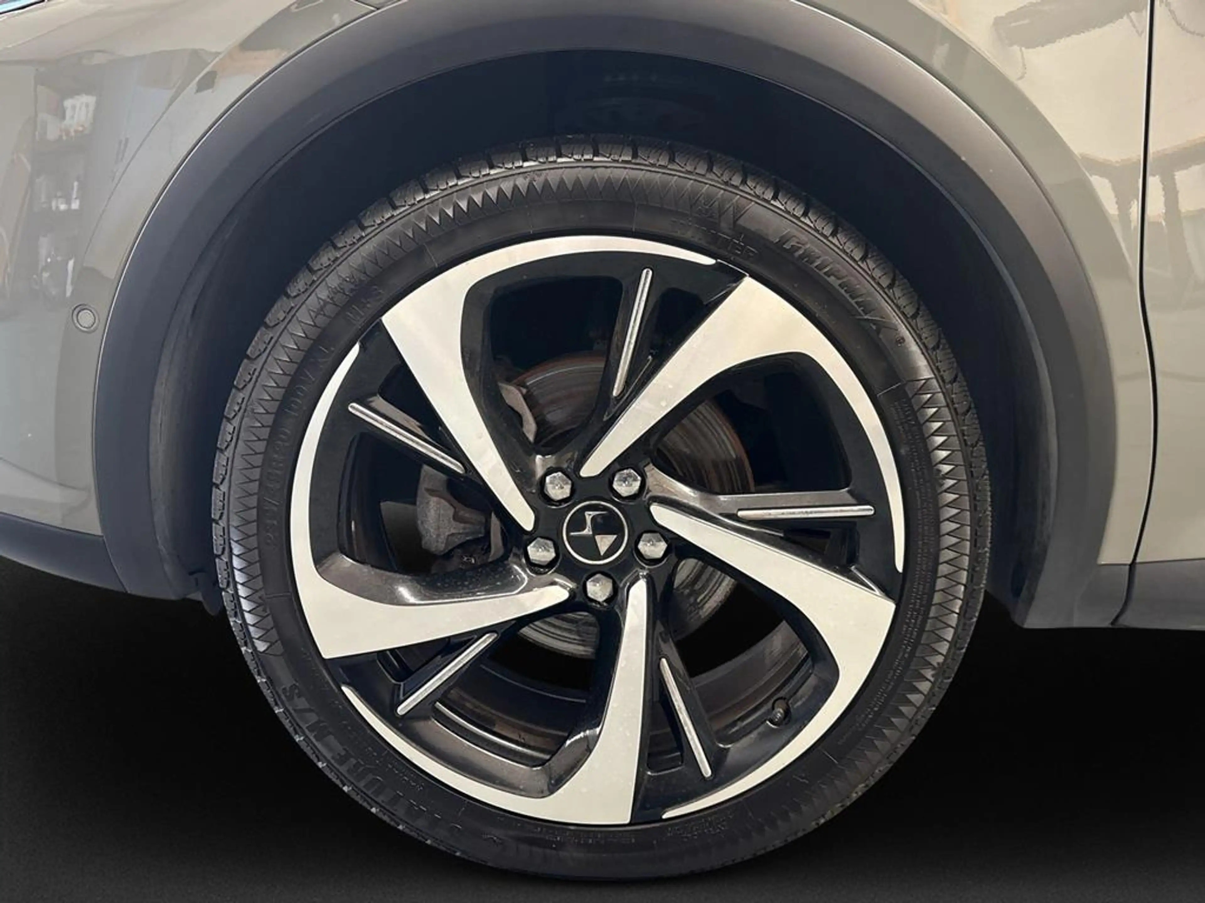 DS Automobiles DS 7 Opera Blu HDI 130 — photo 10