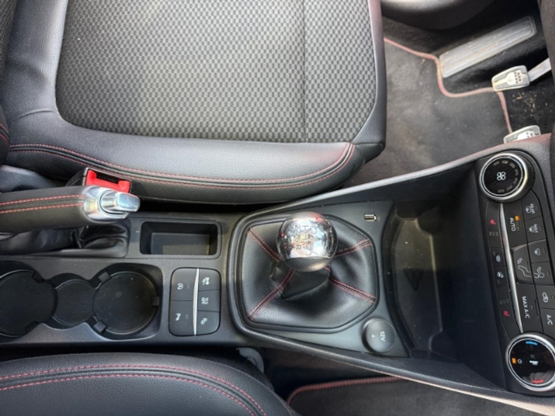 Ford Fiesta ST-Line 1.0 EcoBoost M-Hybrid ST Line /CarPlay/ — photo 15