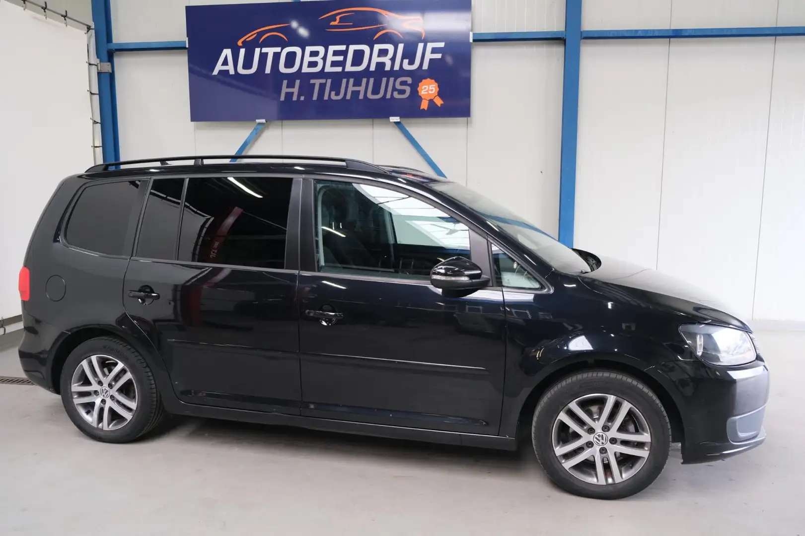Volkswagen Touran 1.6 TDI Comfortline BlueMotion 7p. Automaat. Zwart - 2