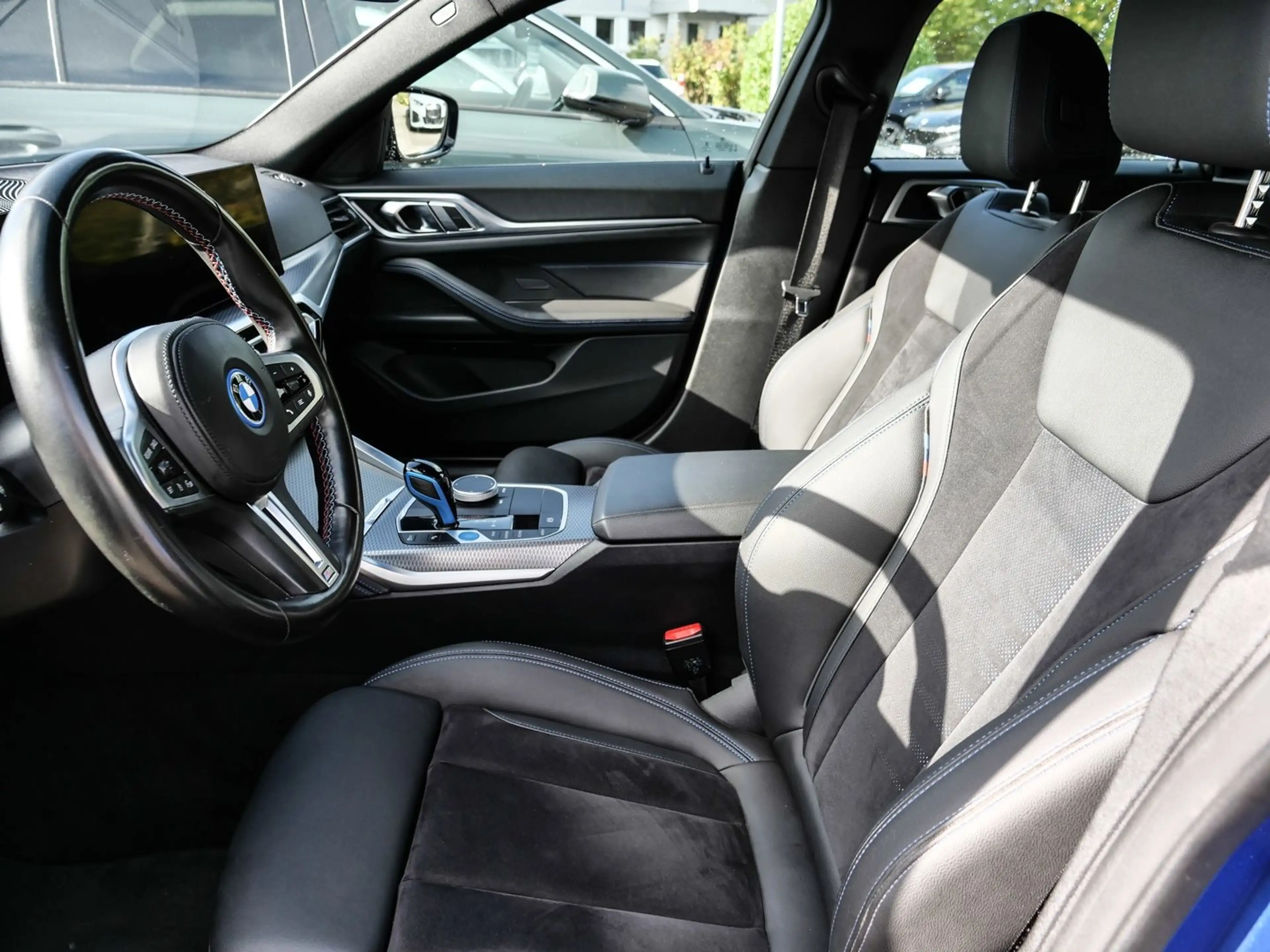 BMW i4 M50 M Sport AHK RFK NAVI Standh. LED Laser — photo 10