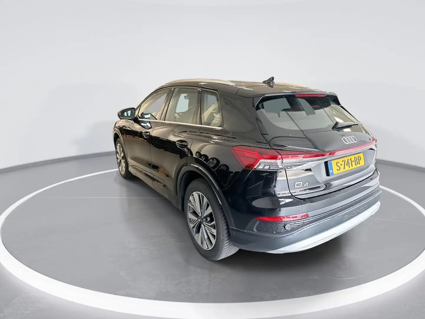 Audi Q4 e-tron 40 204pk Advanced edition 77 kWh · Apple/Android C Zwart - 2