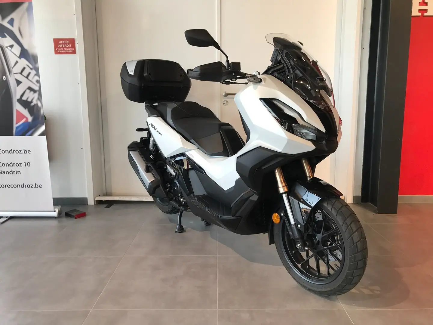 Honda ADV 350 Blanc - 2