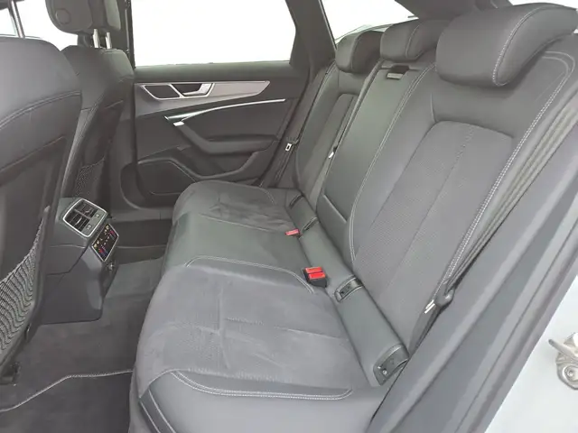 Audi A6 view 10