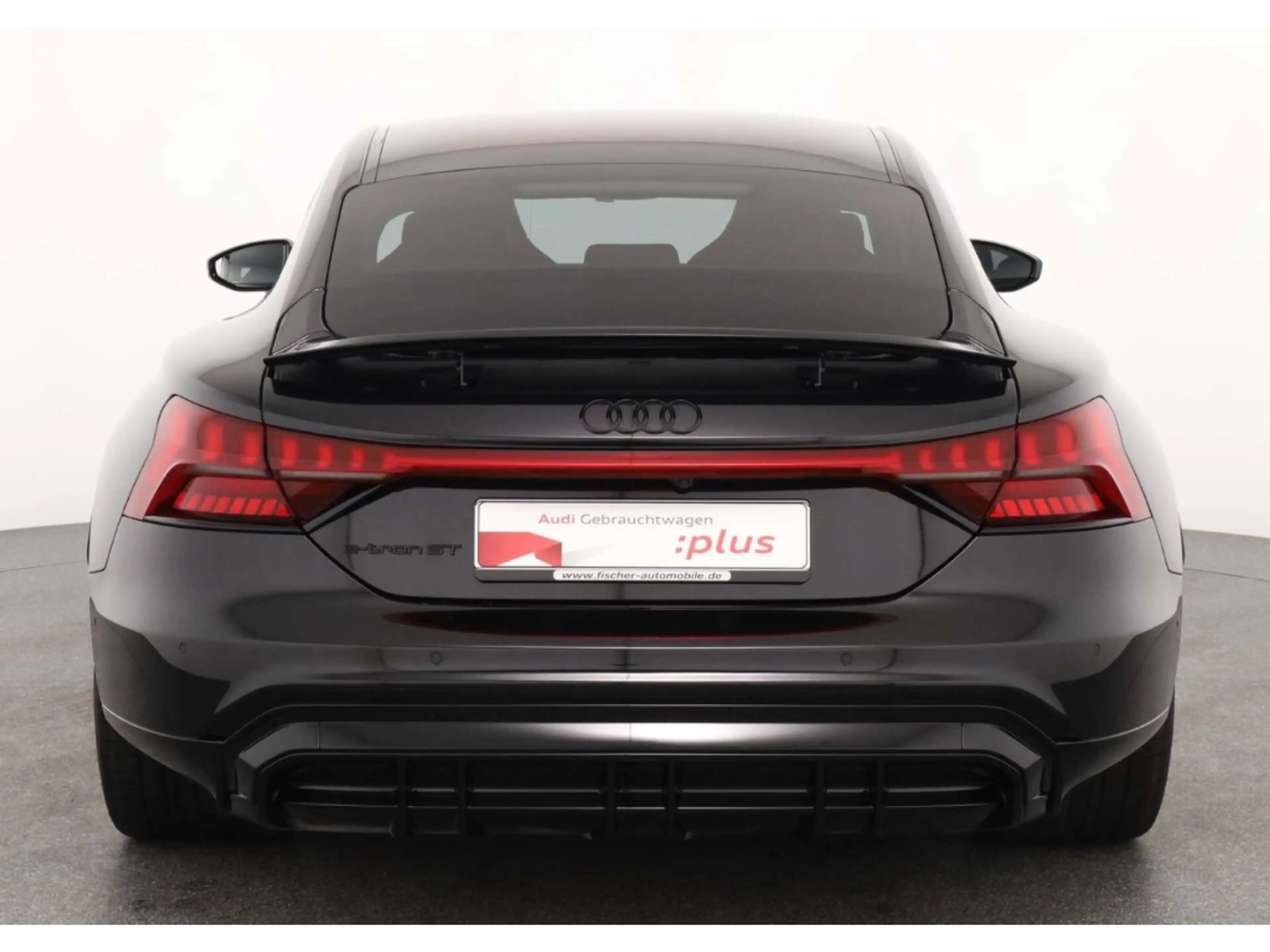Audi e-tron GT — photo 6