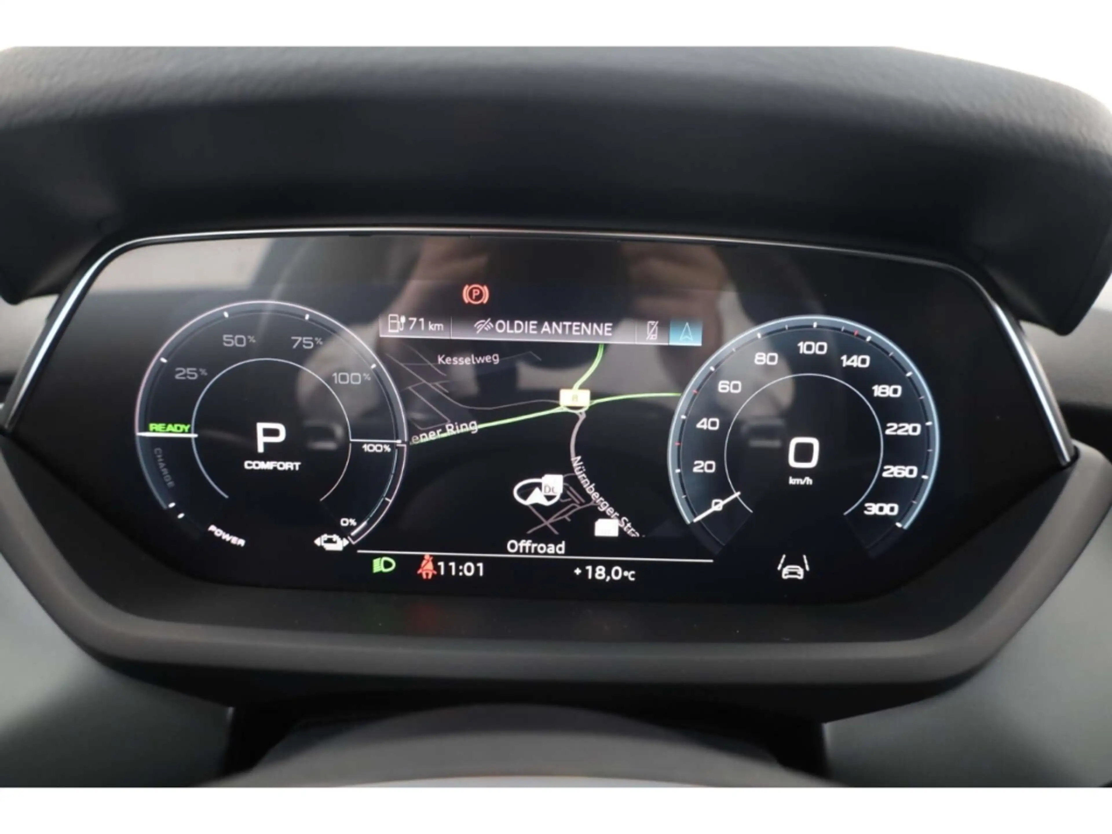 Audi e-tron GT — photo 13