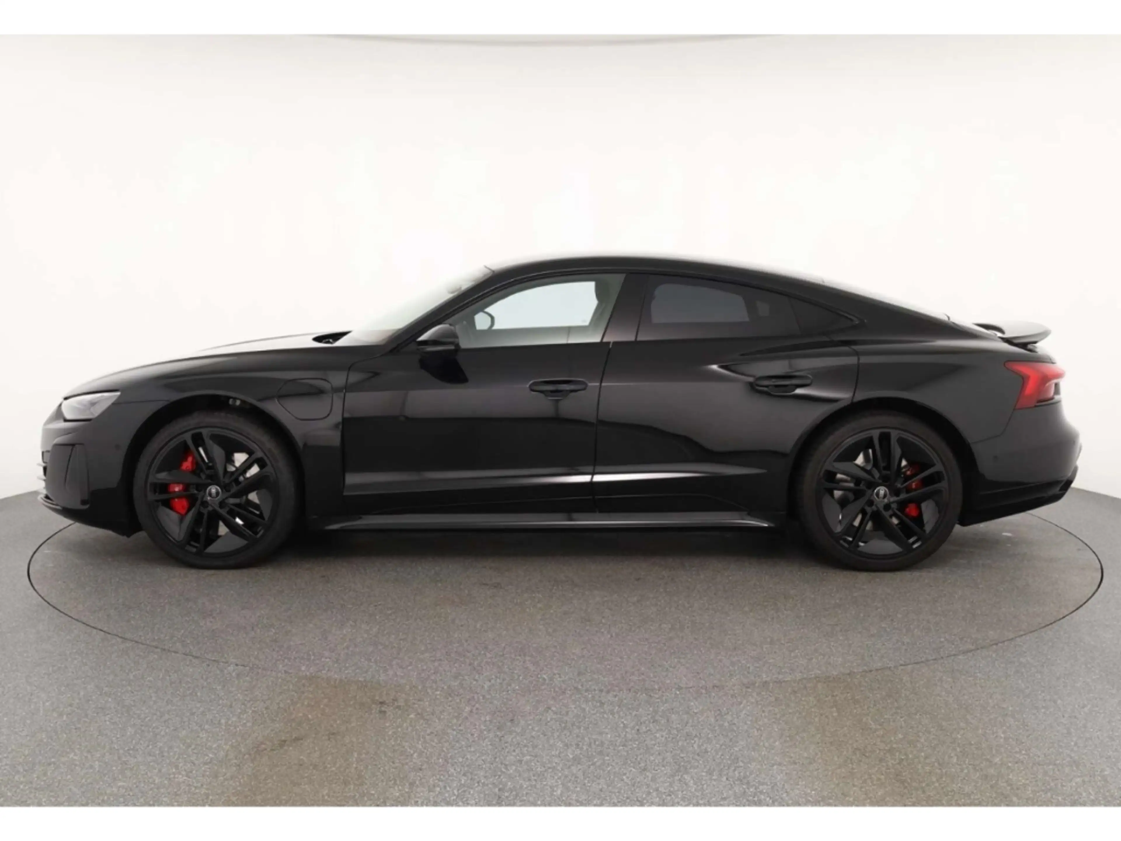 Audi e-tron GT — photo 5