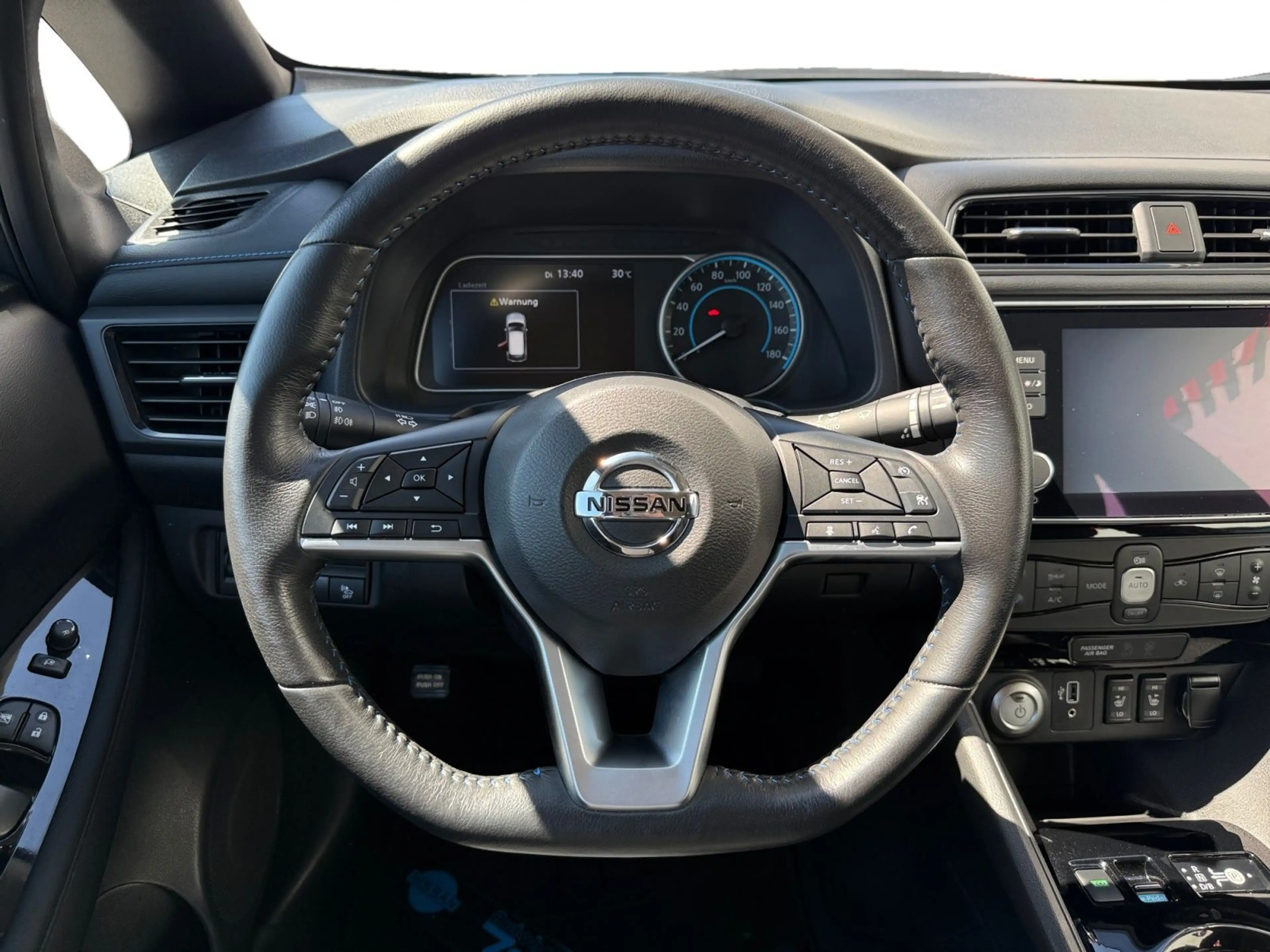 Nissan Leaf ZE1 40kWh 360º*ACC*CARPLAY — photo 14