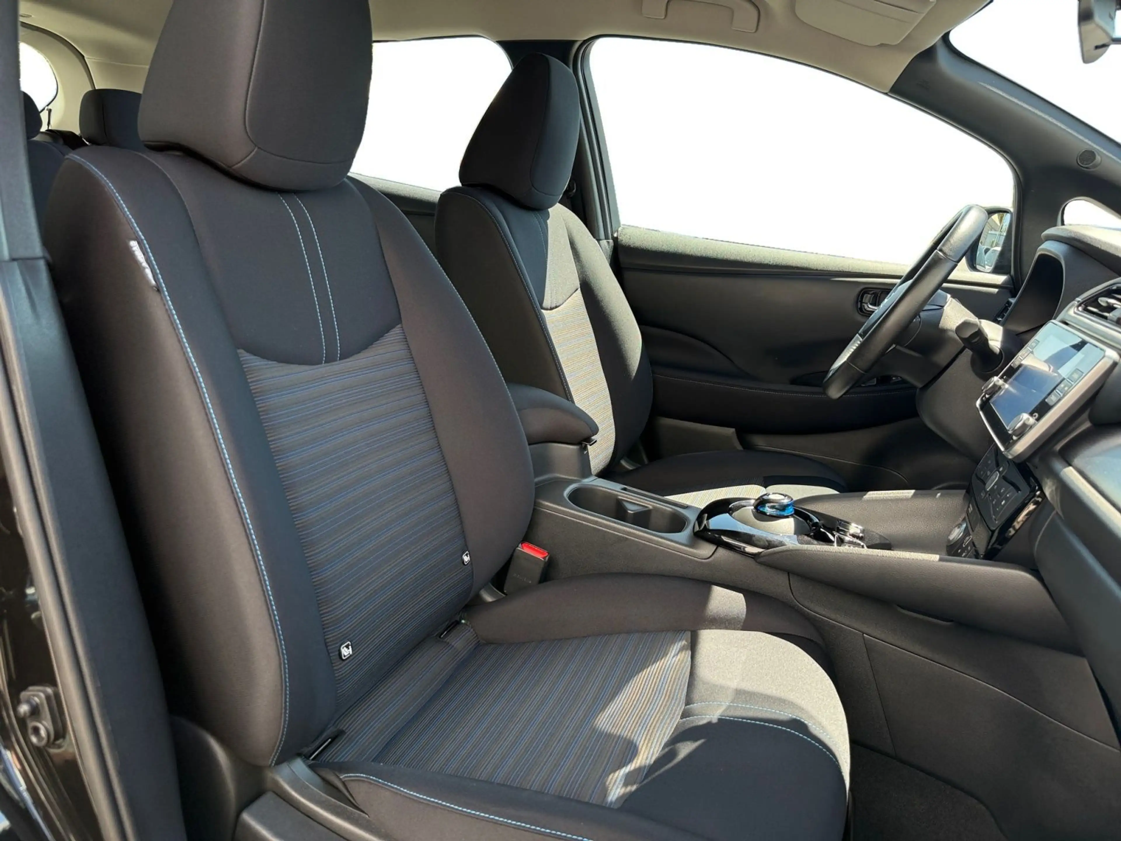 Nissan Leaf ZE1 40kWh 360º*ACC*CARPLAY — photo 12