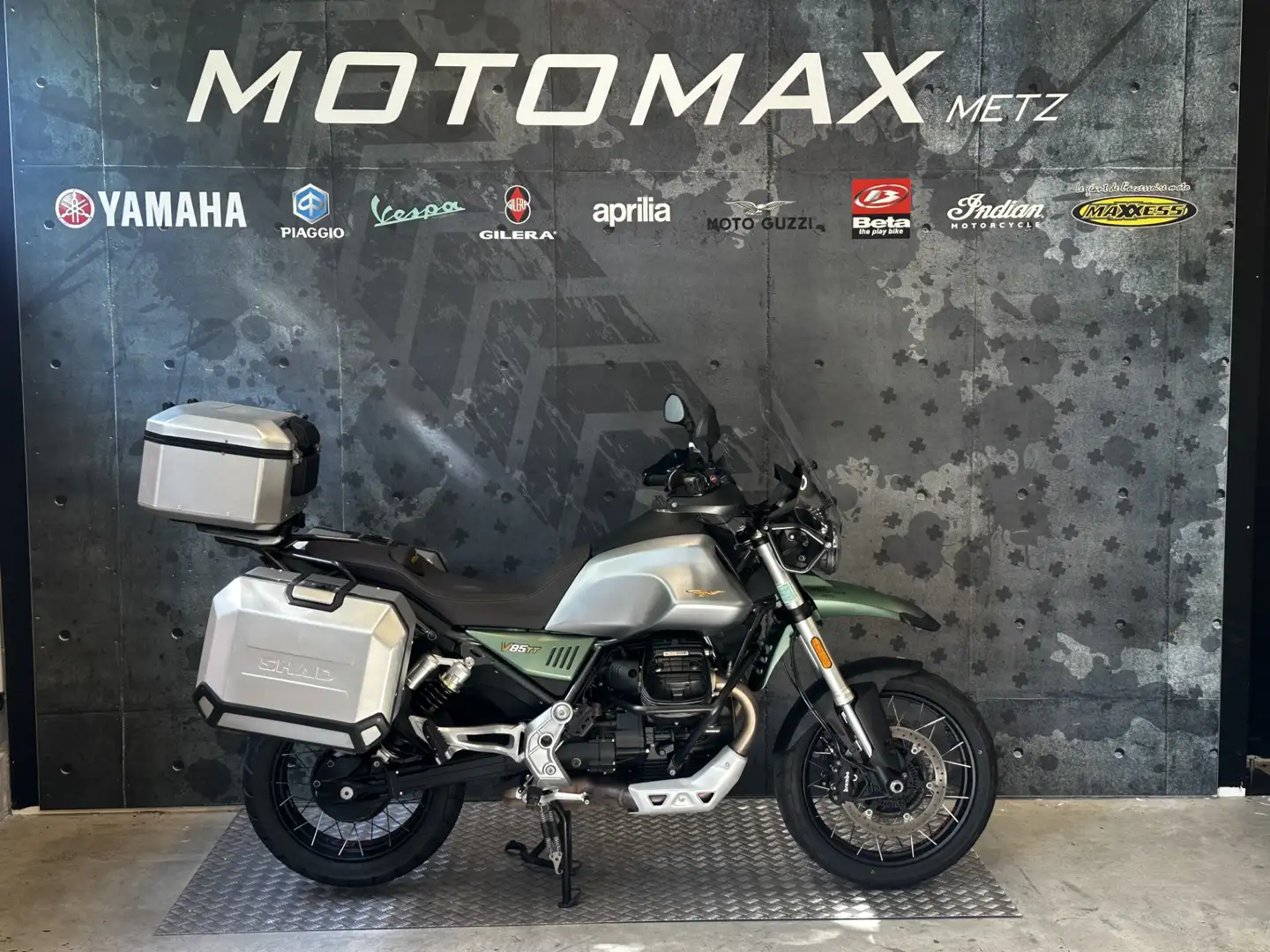 Moto Guzzi V 85 TT Grey - 1