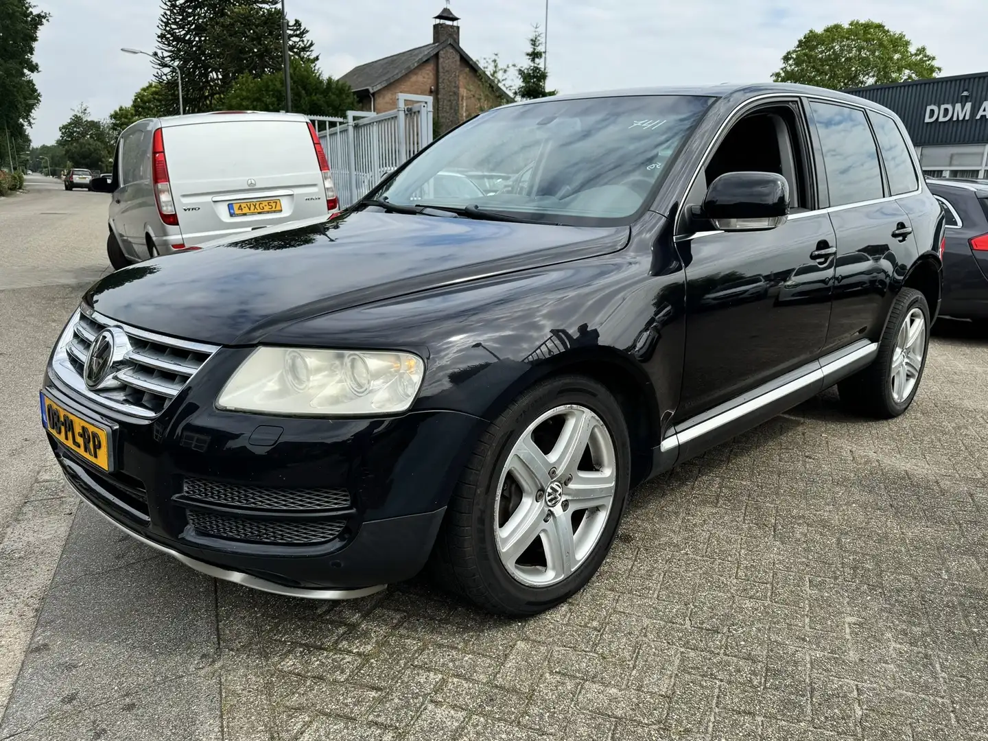 Volkswagen Touareg 3.2 V6 241pk Navi/Leer/Pano/Xenon/Trekhaak/Stoelve Černá - 2