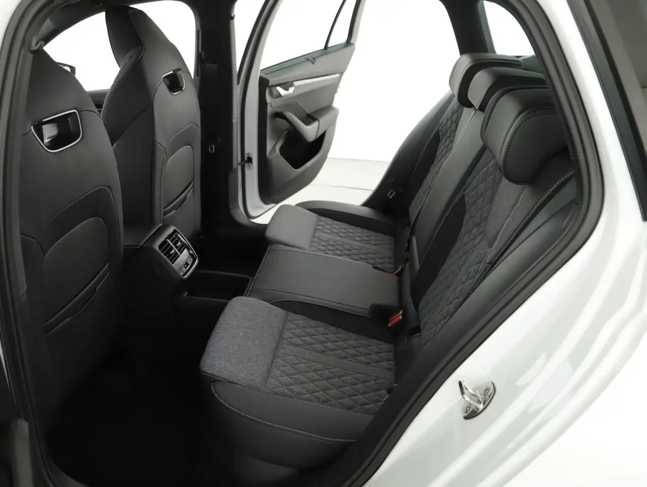 Skoda Octavia 2026 — фото 11