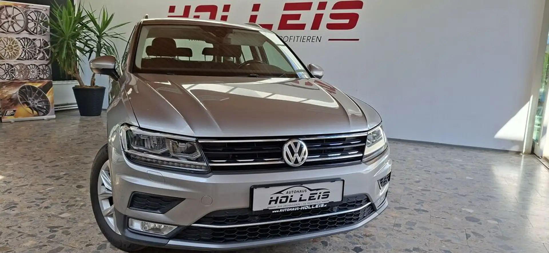 Volkswagen Tiguan Highline DSG 4Motion AHK Tausch Möglich Silber - 1