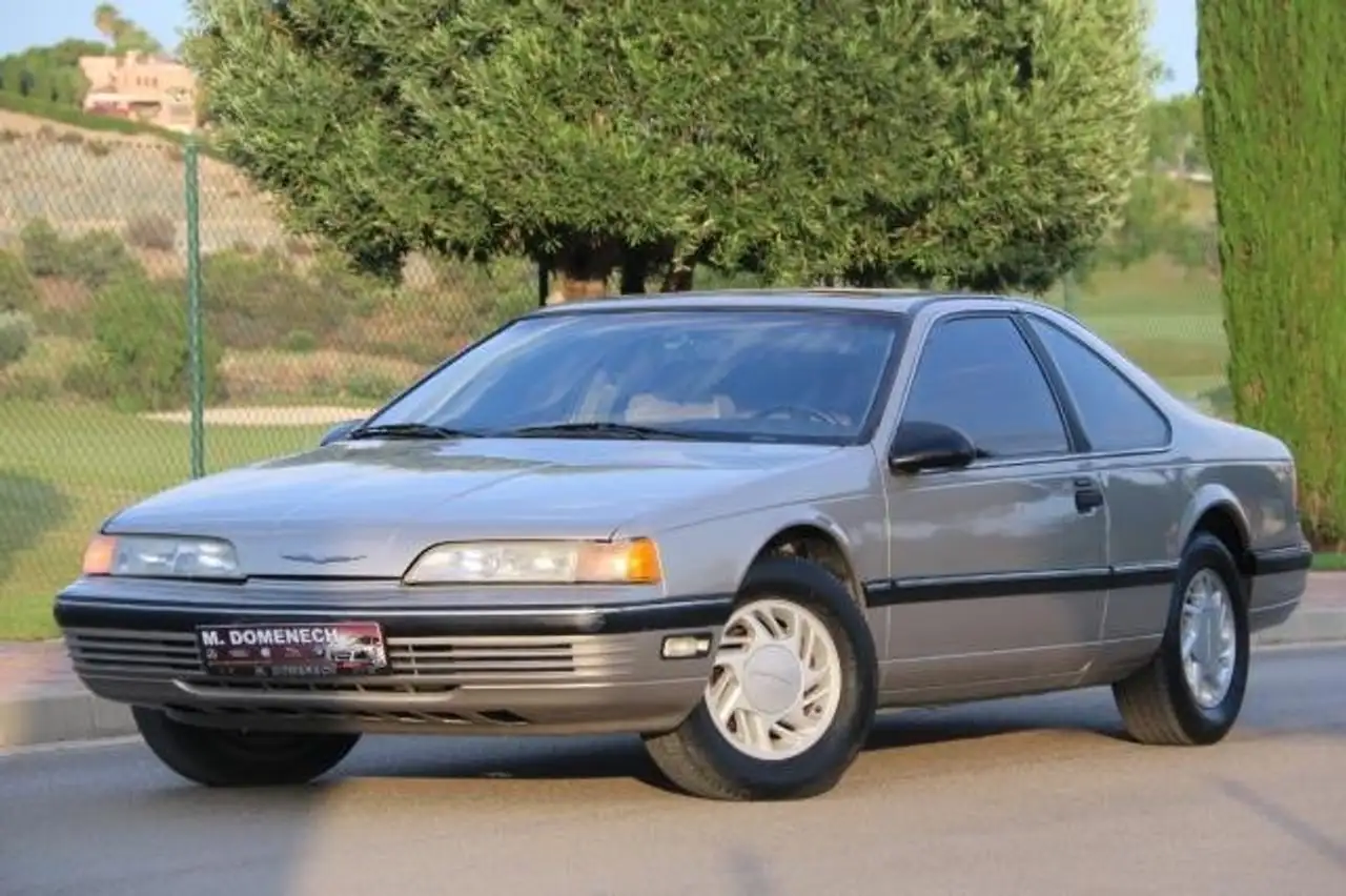 Ford Thunderbird 1988, foto 3