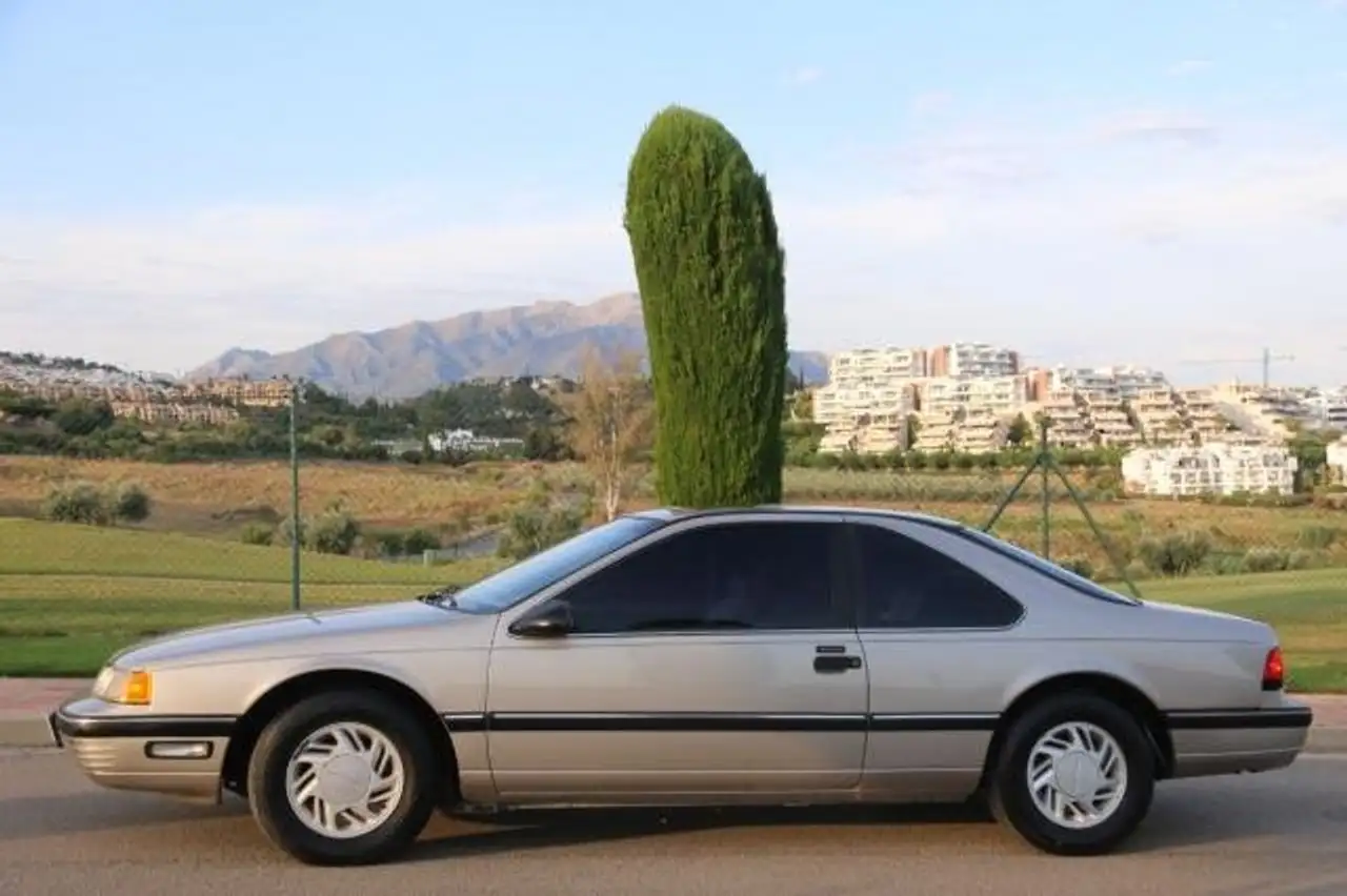Ford Thunderbird 1988, foto 9
