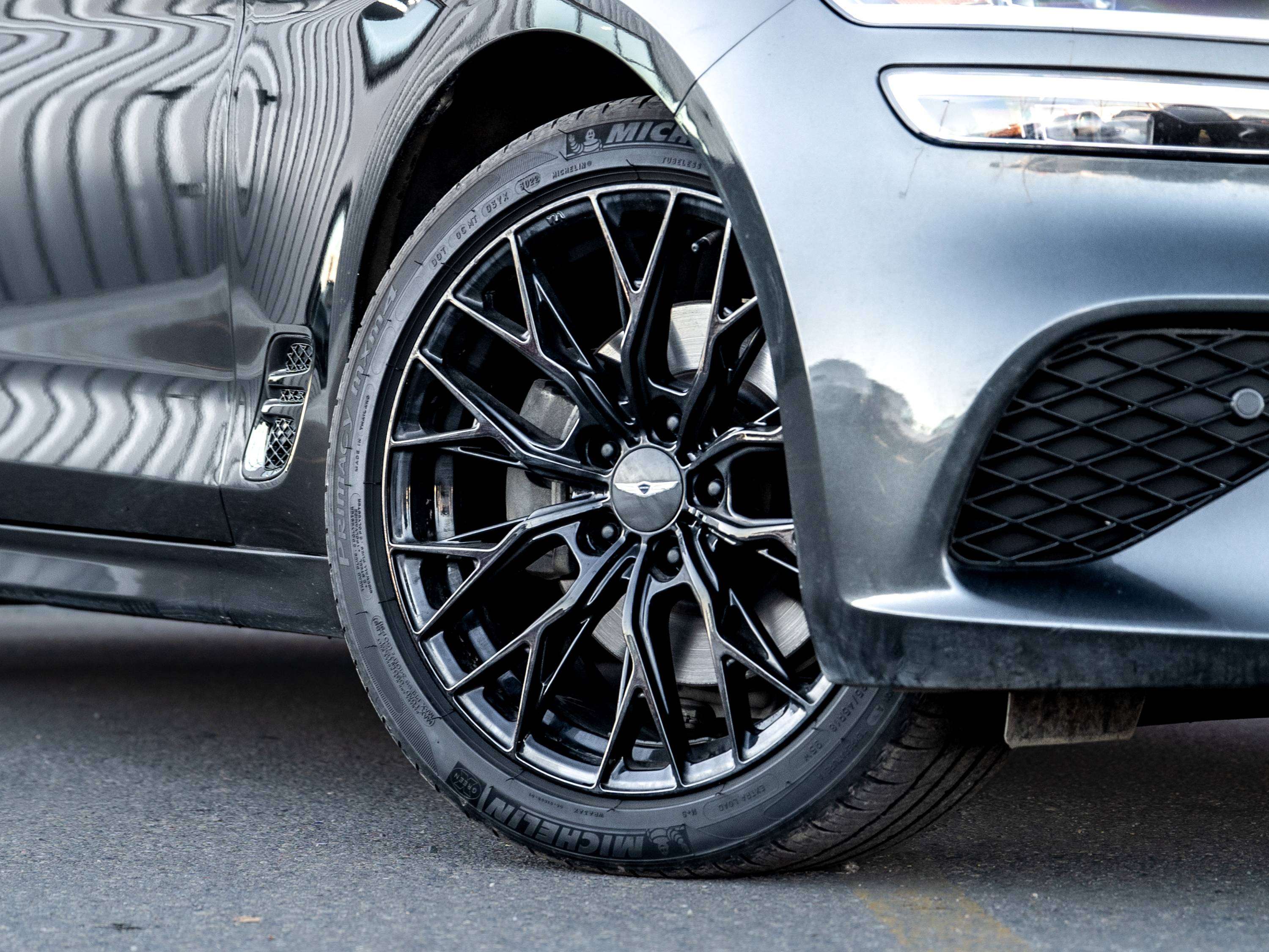 2023 Genesis G70