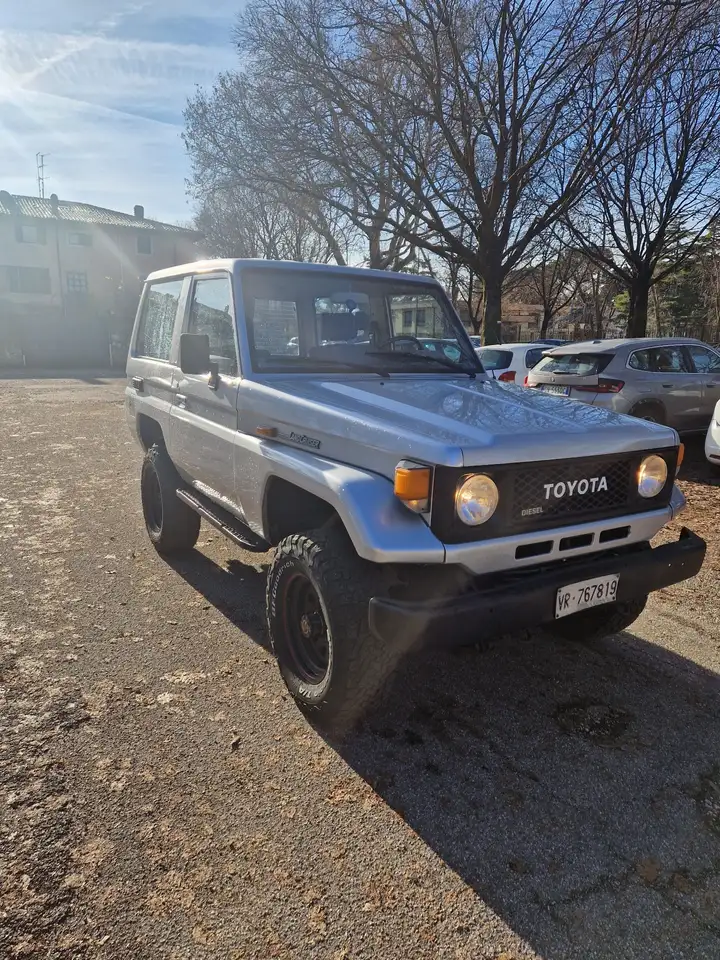 Toyota Land Cruiser bj70, foto 3