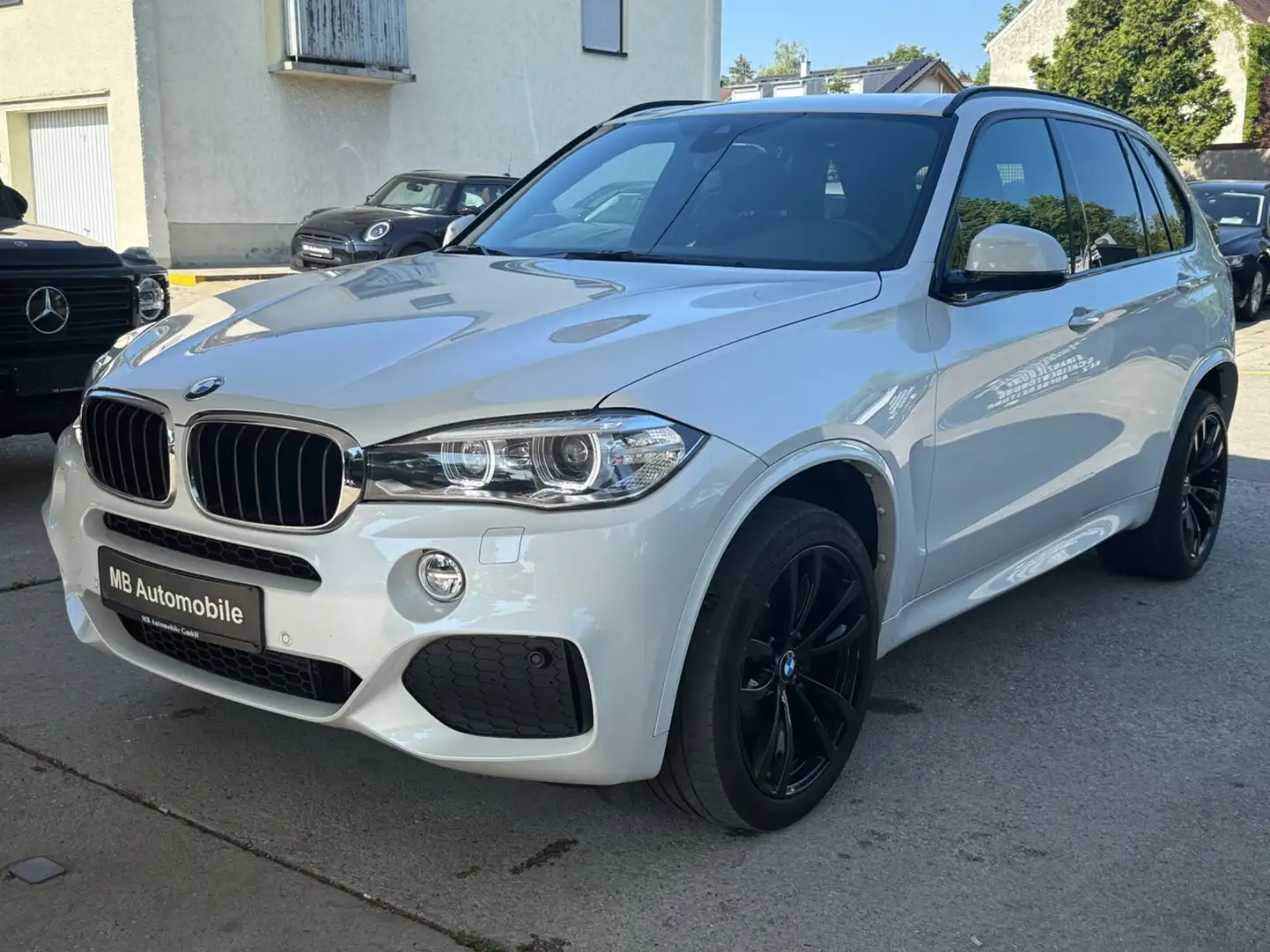 BMW X5 30d xDrive* M-SPORT*DRIV.ASSIST.*AHK* Weiß - 1
