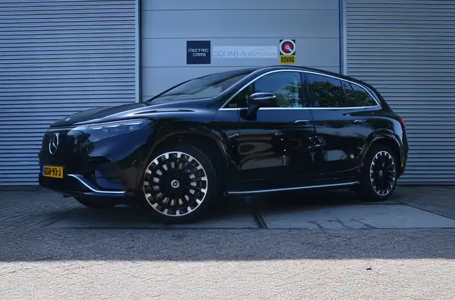 Mercedes-Benz EQS SUV 580 4MATIC AMG Line 7p 108 kWh Burmester, infotain