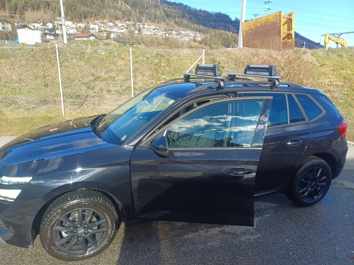 Skoda Kamiq DSG. m. Anhängerk., 8/2023 / 29500km Schwarz - 2