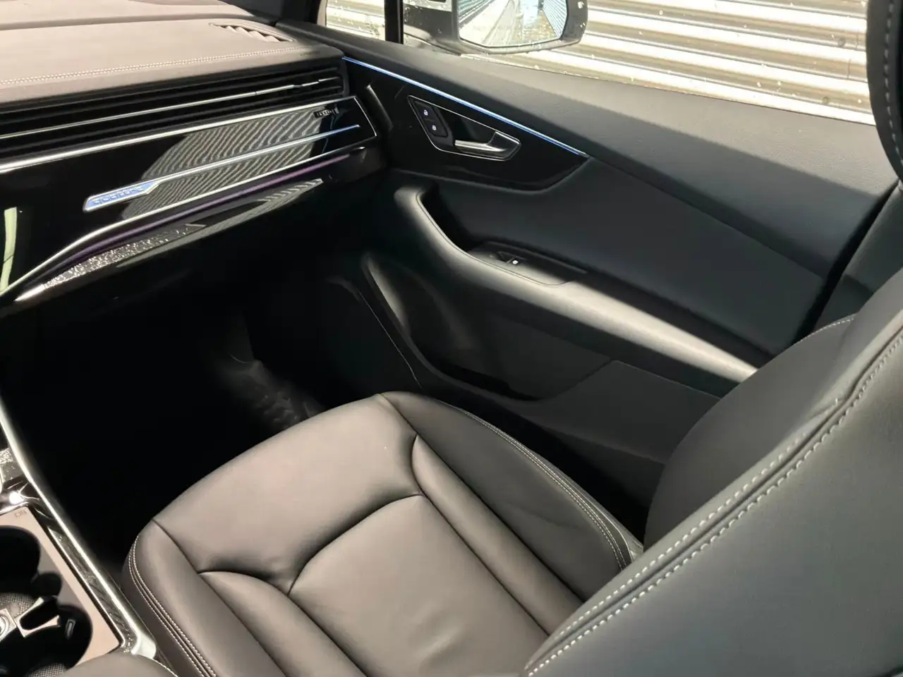 Audi Q7 снимка Audi Q7