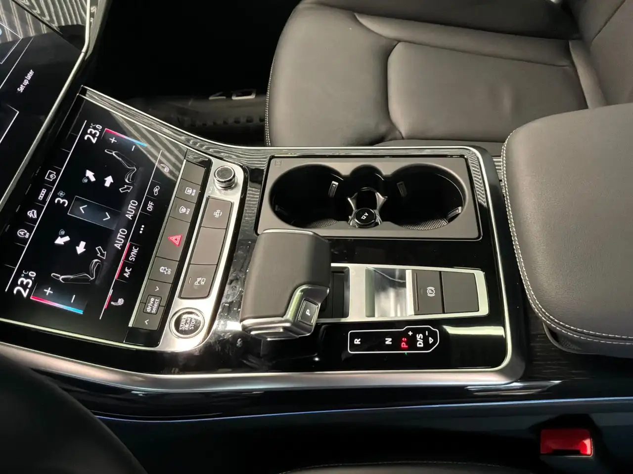 Audi Q7 снимка Audi Q7