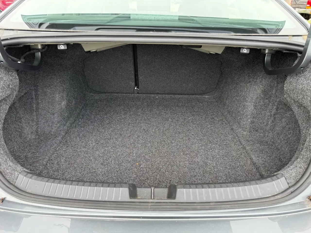 Volkswagen Jetta снимка Volkswagen Jetta