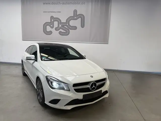 Mercedes-Benz CLA 180 /NAVI/XENON/PANO/LEDER