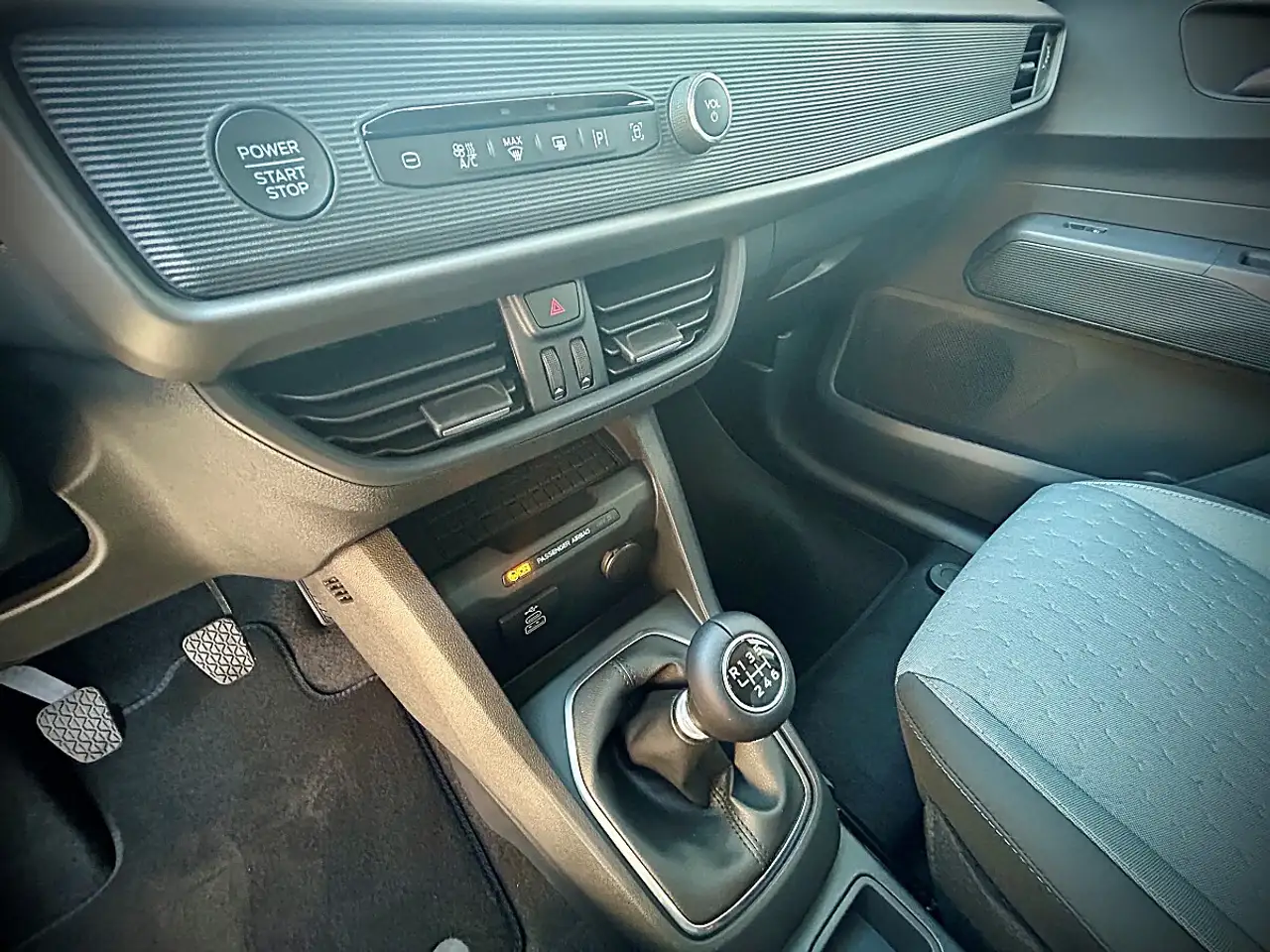 Ford Tourneo Courier 2026 — фото 12