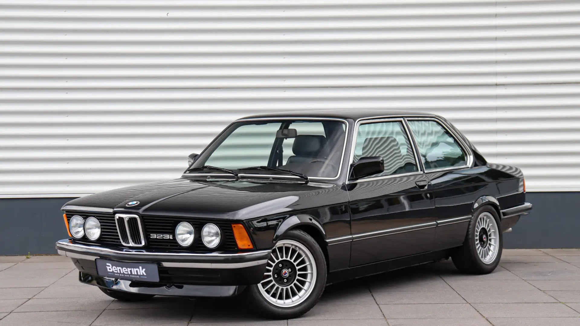BMW 323 3-serie 323i Noir - 1