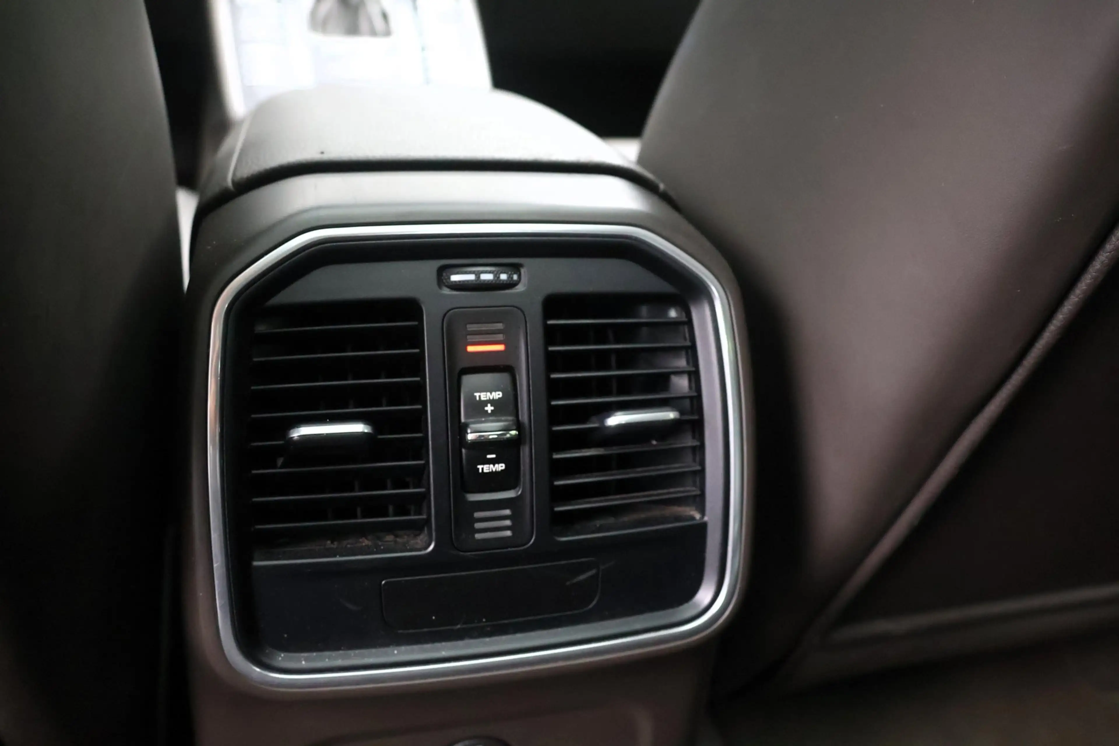 Porsche Macan 2.0-Pano-Stoelverwarming-Luchtvering-Memory — photo 22