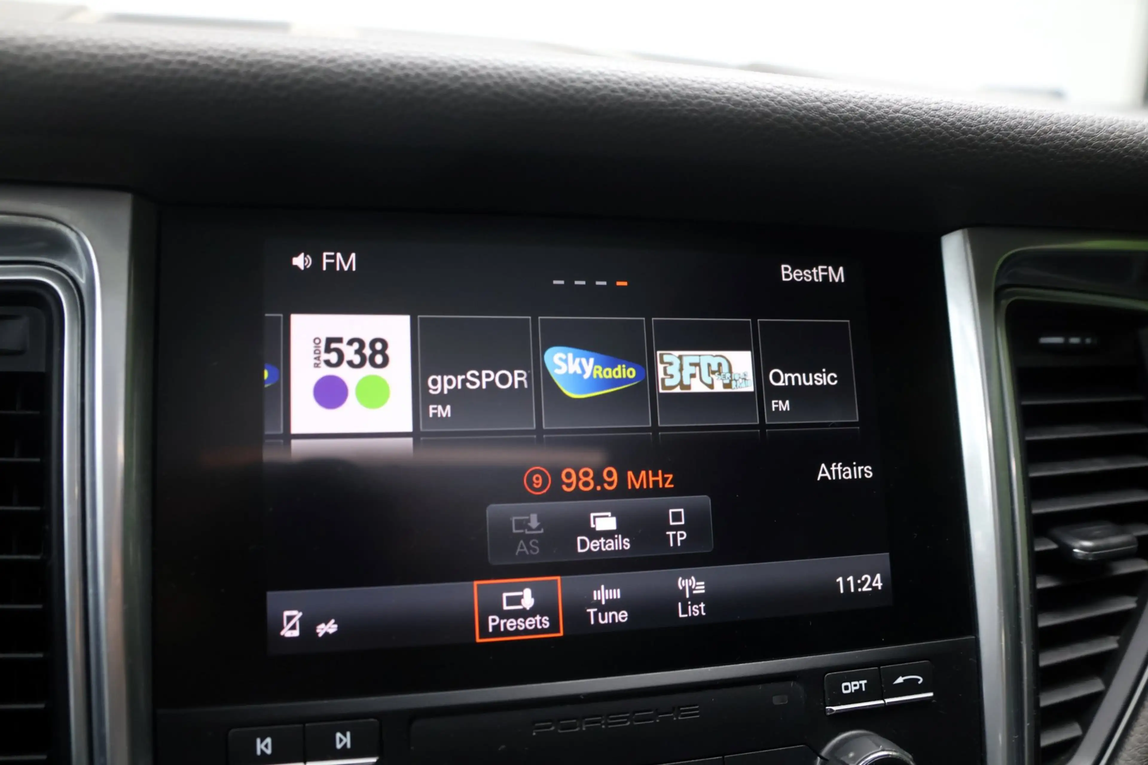 Porsche Macan 2.0-Pano-Stoelverwarming-Luchtvering-Memory — photo 13