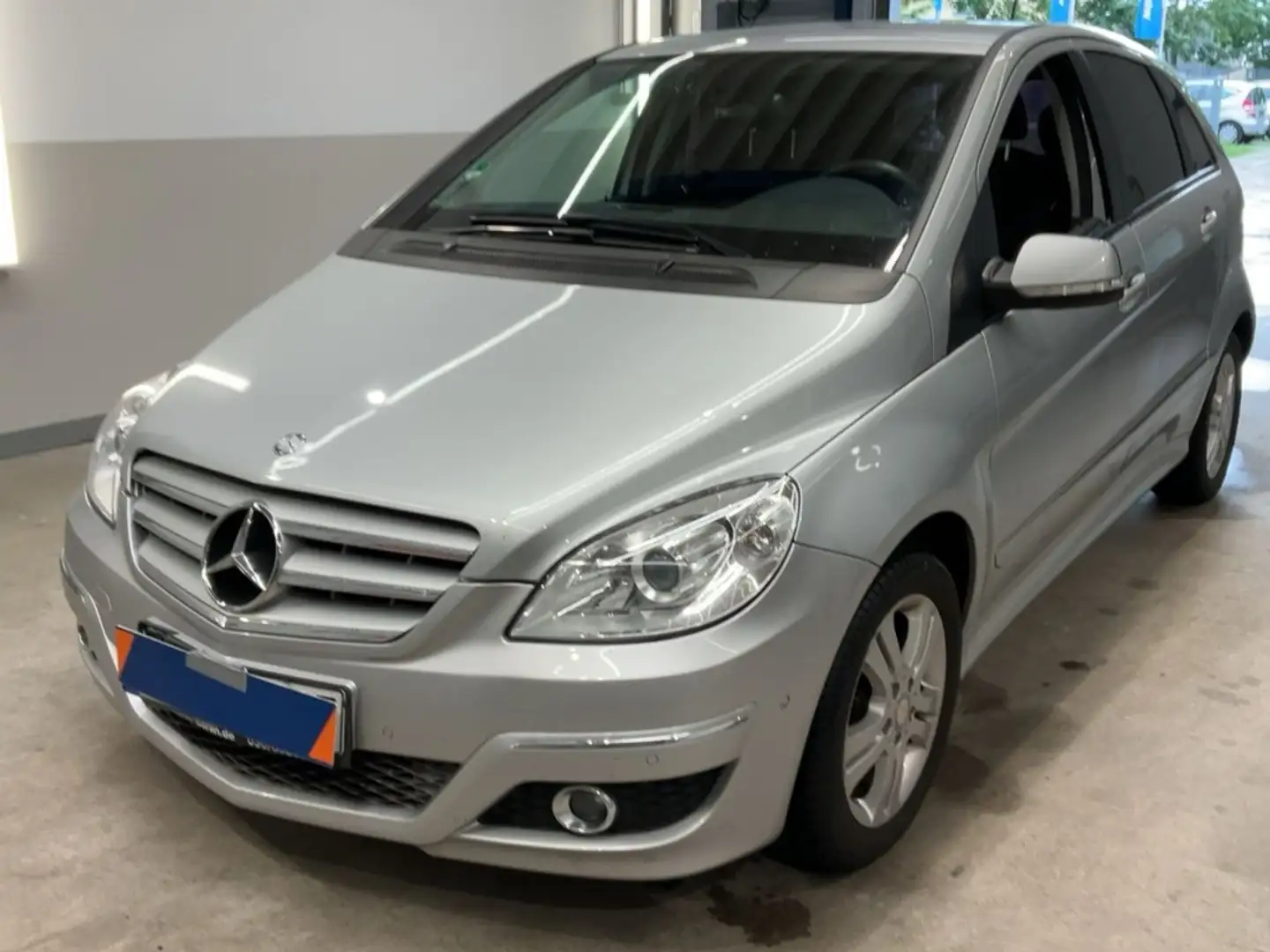 Mercedes-Benz B 180 180CDI BE Plateado - 1